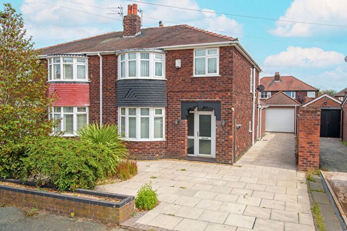 3 Bedroom Semi-Detached House For Sale In Derwent Road, Warrington, WA4