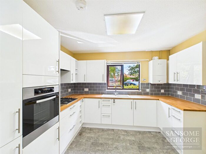 1 Bedroom Bungalow For Sale In Wakeford Court, Silchester Road, Pamber Heath, Tadley, RG26