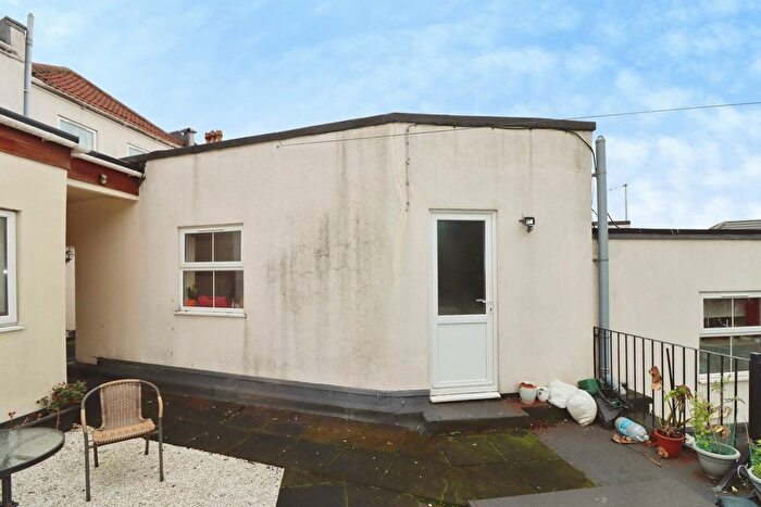 2 Bedroom Flat For Sale In Knight Court, Bristol, Avon, BS16