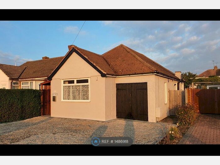 2 Bedroom Bungalow To Rent In Hampton Pier Avenue, Herne Bay, CT6