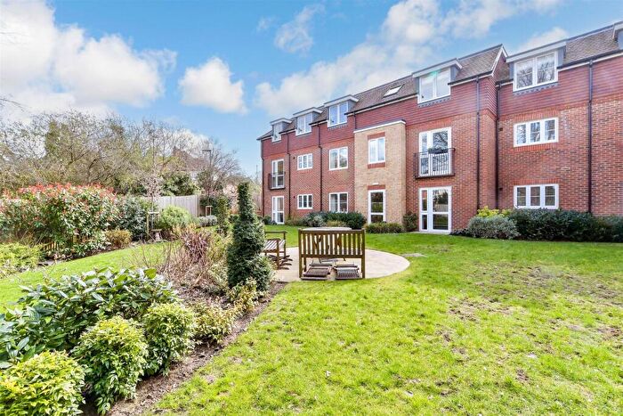 2 Bedroom Apartment For Sale In Great Tattenhams, Epsom, Surrey, KT18