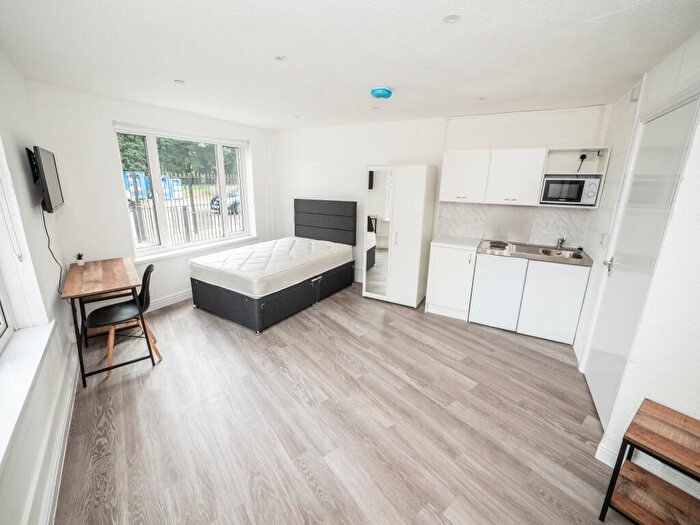 1 Bedroom House To Rent In Raddlebarn Court, Selly Oak, West Midlands, B29