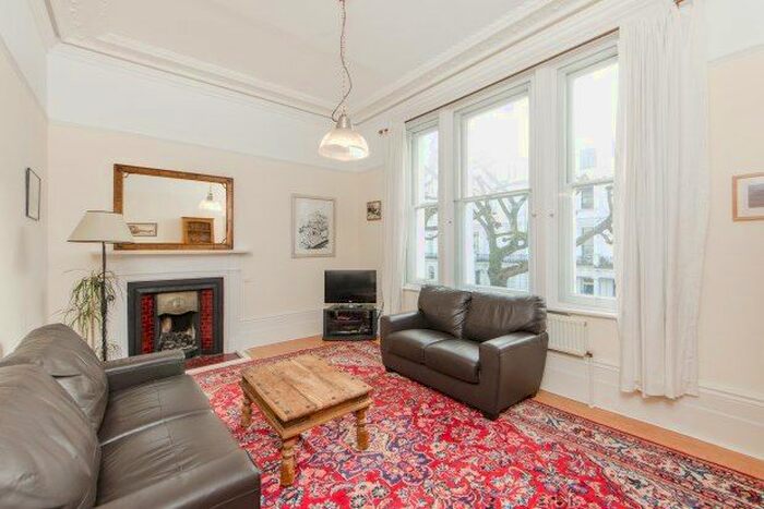 2 Bedroom Flat To Rent In Elgin Crescent, Notting Hill, W11