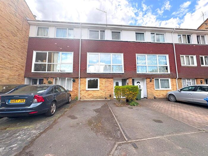 4 Bedroom Town House To Rent In Tebbit Close, Bracknell, Berkshire, RG12