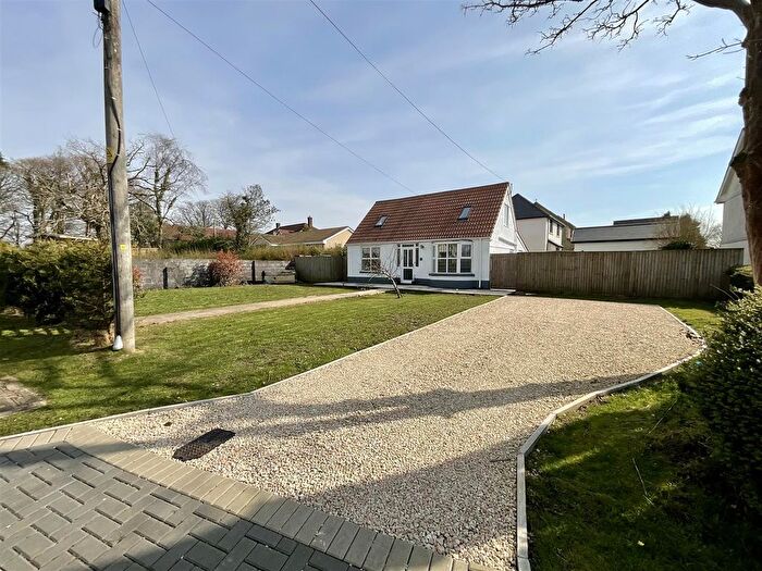 3 Bedroom Detached Bungalow For Sale In Ar Y Bryn, Pembrey, Burry Port, SA15