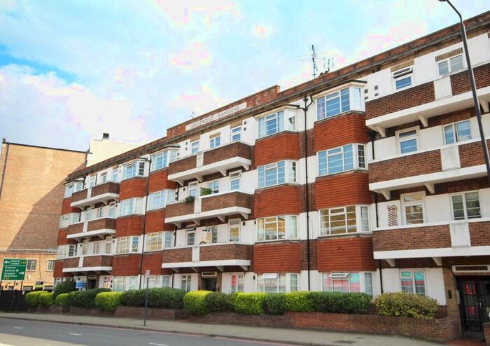 2 Bedroom Flat To Rent In Stockwell Park Walk, London, SW9