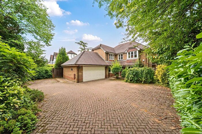 3 Bedroom Detached House For Sale In Ridley Road, Warlingham, CR6
