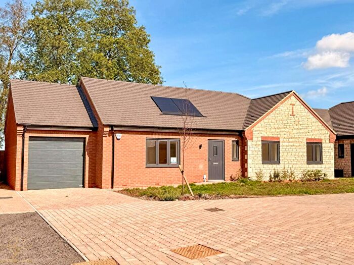 3 Bedroom Detached Bungalow For Sale In Poplar Gardens, Whittlesey, PE7