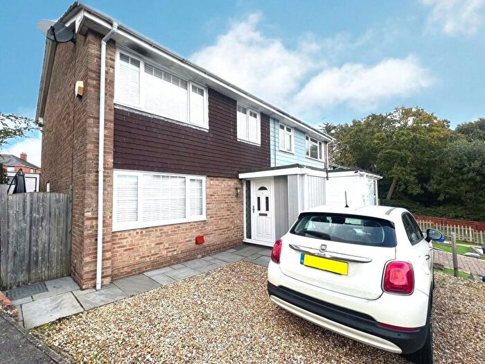 3 Bedroom End Of Terrace House To Rent In Heather Gardens, Fareham, Hampshire, PO15