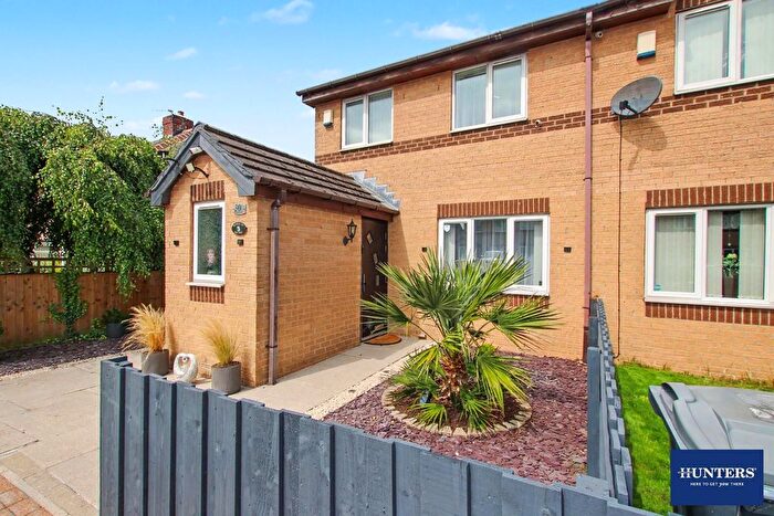 3 Bedroom Semi-Detached House For Sale In Warton Avenue Bradford, BD4