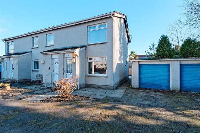 2 Bedroom Flat For Sale In Manor Park, Hamilton, ML3