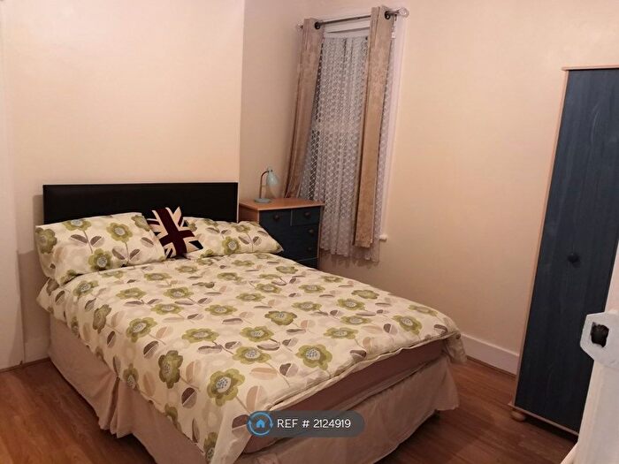 2 Bedroom Maisonette To Rent In Fallsbrook Road, London, SW16