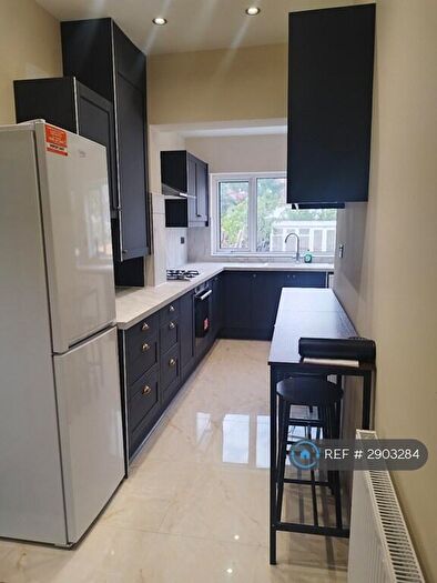 4 Bedroom Semi-Detached House To Rent In Montcalm Road, London, SE7