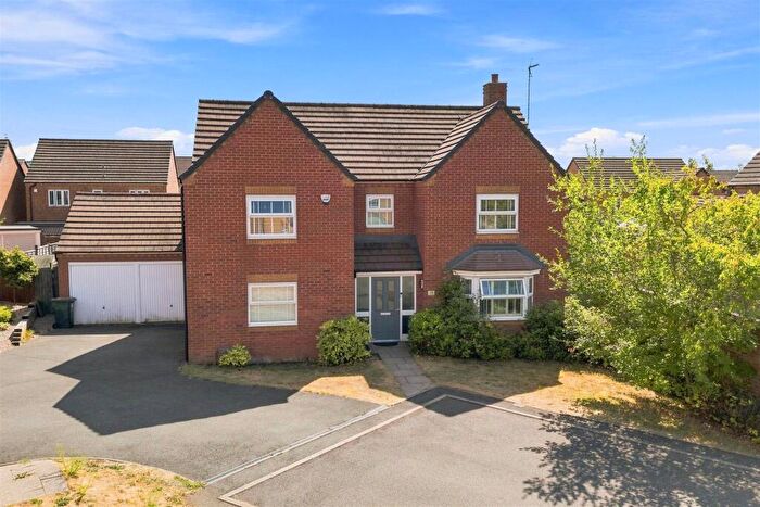 4 Bedroom Detached House For Sale In Lyons Drive, Coventry, CV5