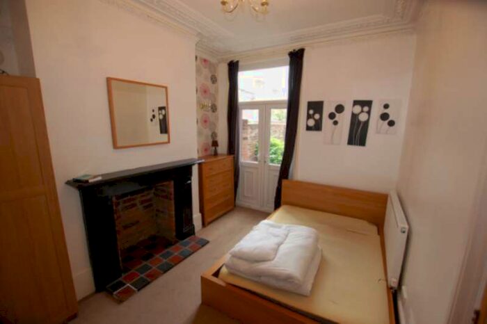 5 Bedroom House To Rent In Lawrence Road, Southsea, Hampshire, PO5