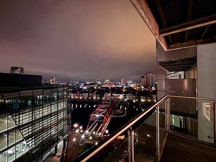 2 Bedroom Flat To Rent In The Quays, Salford, M50