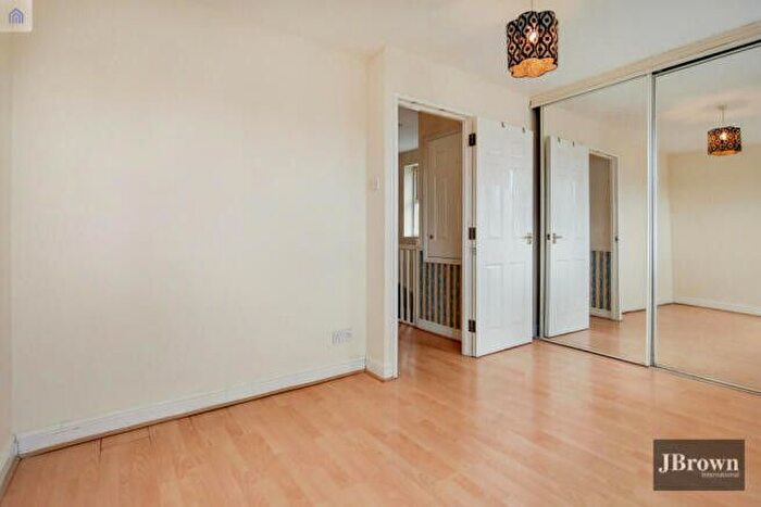 4 Bedroom Terraced House To Rent In Plough Way, London, SE16
