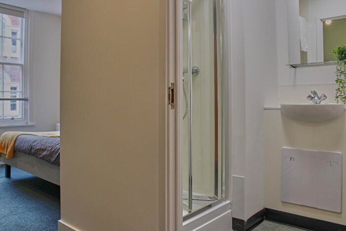 5 Bedroom Flat To Rent In Cumberland Street, Bristol, BS2