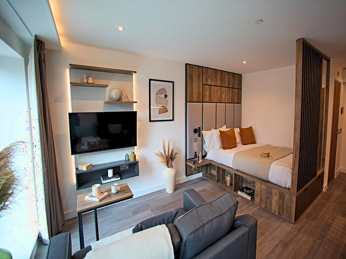 Apartment To Rent In Live Oasis St Albans Place #, LS2