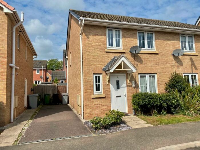 3 Bedroom Semi-Detached House To Rent In Coles Way, Grantham, NG31