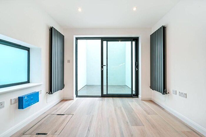 2 Bedroom Flat To Rent In Camden Street, Camden Town, London, NW1