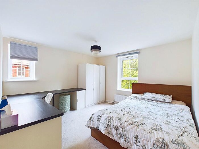2 Bedroom Flat For Sale In Tawny Grove, Coventry, CV4