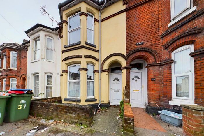 3 Bedroom House To Rent In Livingstone Road, Southampton, SO14