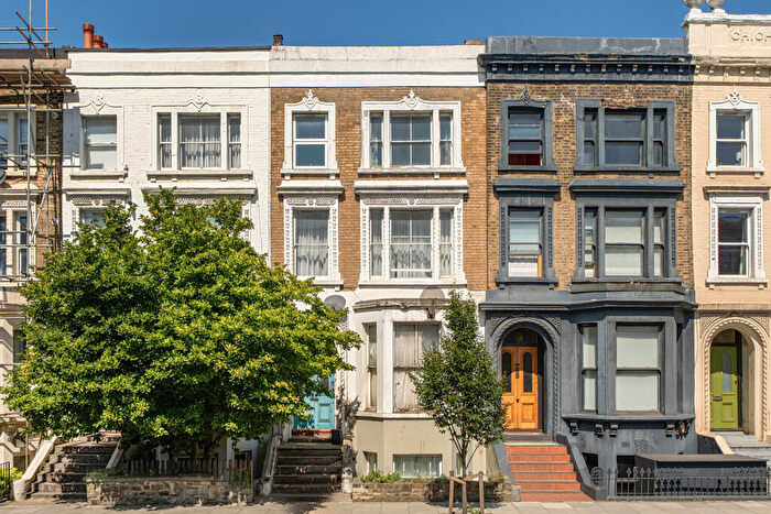 3 Bedroom Apartment For Sale In Coldharbour Lane, London, SE5