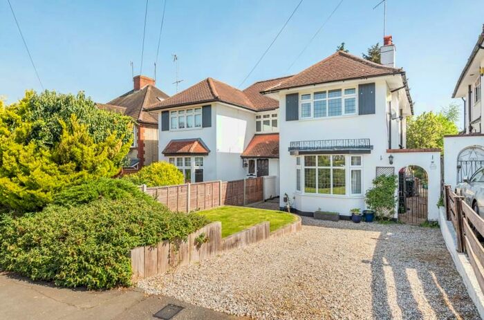 3 Bedroom Semi-Detached House To Rent In Oaklands Avenue, Watford, WD19