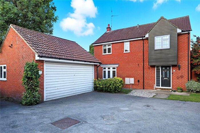 4 Bedroom Detached House For Sale In Gainsborough Close, Billericay, CM11