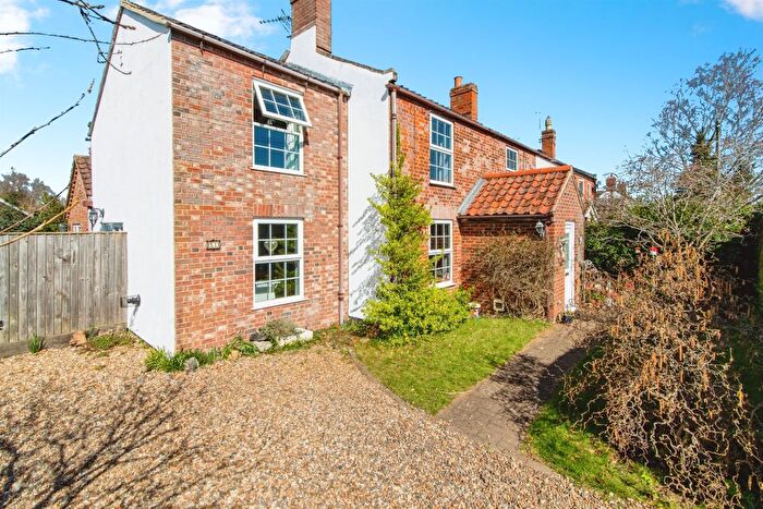 4 Bedroom Semi-Detached House For Sale In Loddon Road, Ditchingham, Bungay, NR35