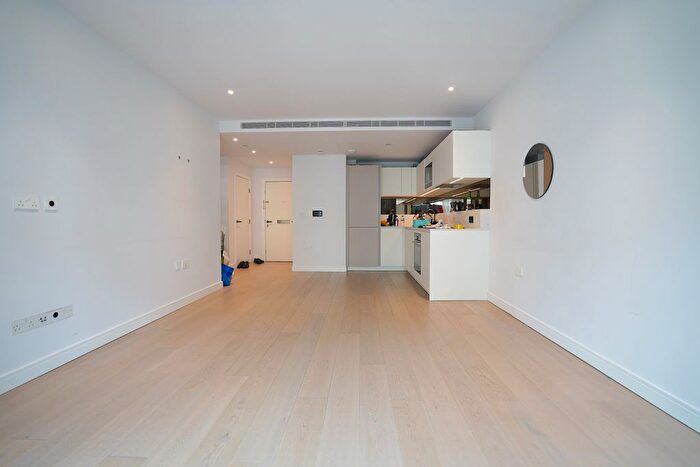 1 Bedroom Flat To Rent In Fairwater House, Lockgate Road, London, SW6