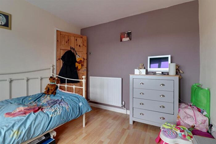 2 Bedroom Semi-Detached House For Sale In Ian Road, Newchapel, ST7