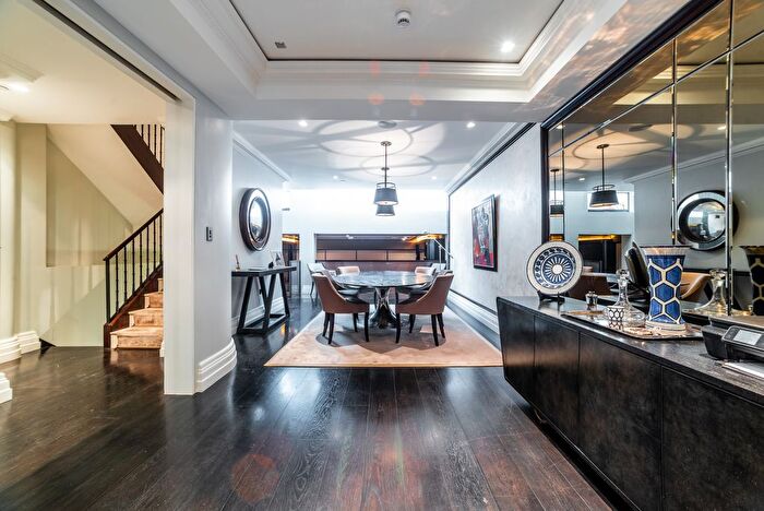 5 Bedroom End Terrace House To Rent In Knightsbridge, London, SW7