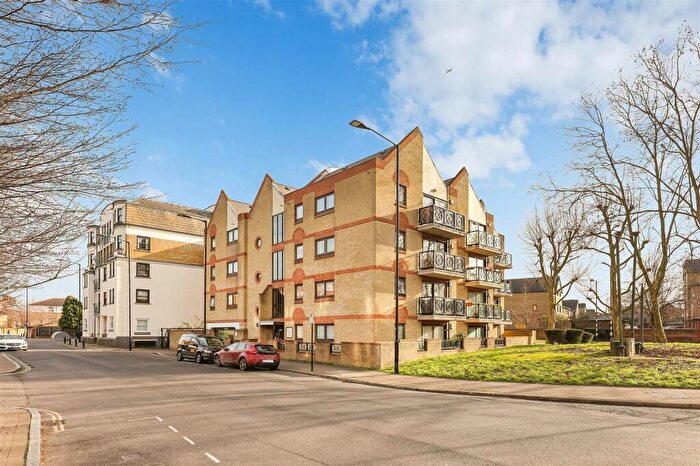 2 Bedroom Apartment To Rent In Rotherhithe Street, Rotherhithe, SE16