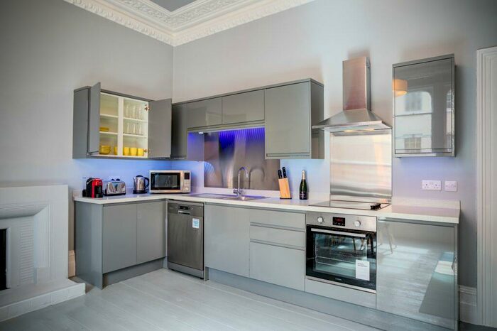 3 Bedroom Maisonette To Rent In St Michaels Hill &#;, BS2