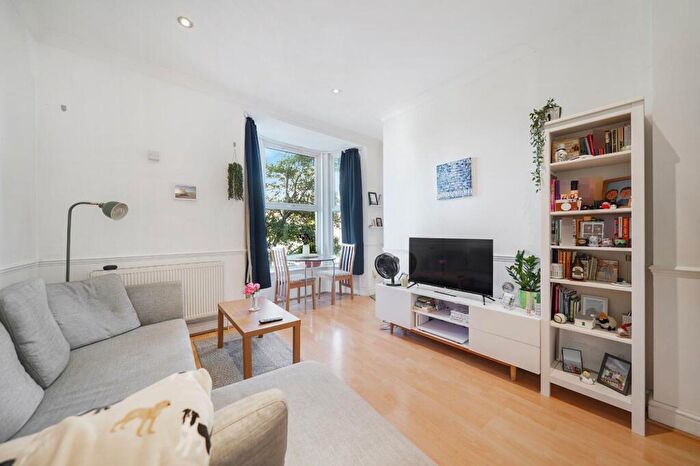 2 Bedroom Apartment To Rent In Jackson Road, London, N7