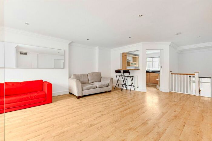 2 Bedroom Maisonette To Rent In Barnard Road, Clapham Junction, SW11