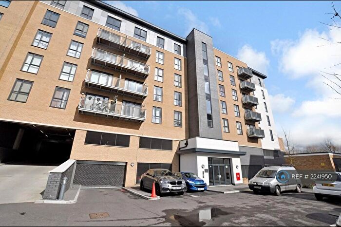 2 Bedroom Flat To Rent In Clydesdale Way, London, DA17