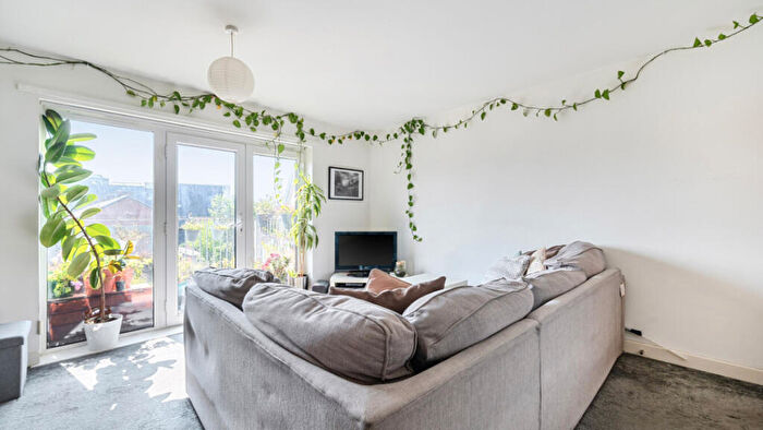 2 Bedroom Flat For Sale In Nickelby Apartments, E15