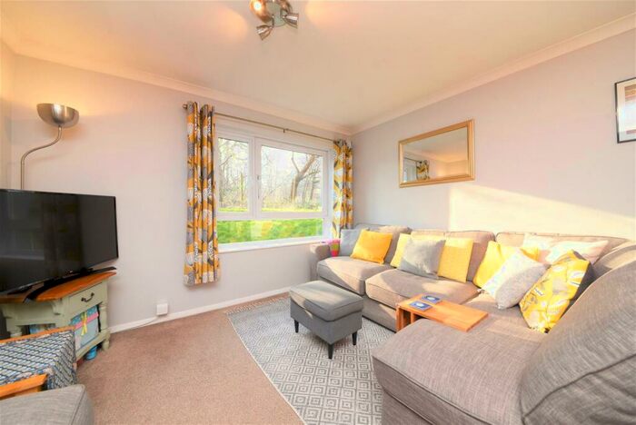 2 Bedroom Maisonette For Sale In Brownswell Road, East Finchley, N2