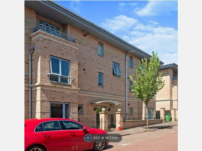 2 Bedroom Flat To Rent In Robinson Street, Bletchley, Milton Keynes, MK3