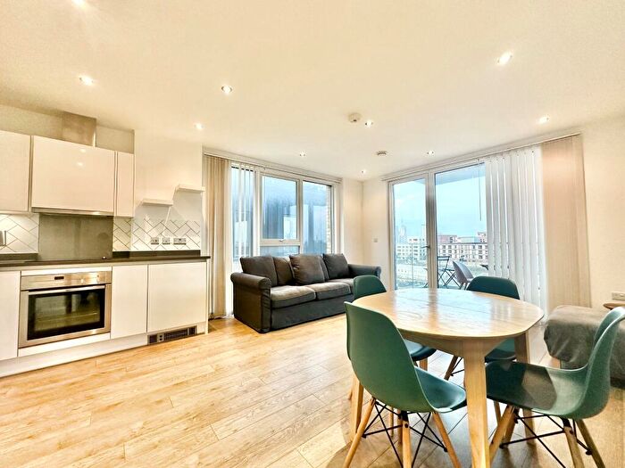 2 Bedroom Apartment To Rent In Hargreaves Court, Bow, E3