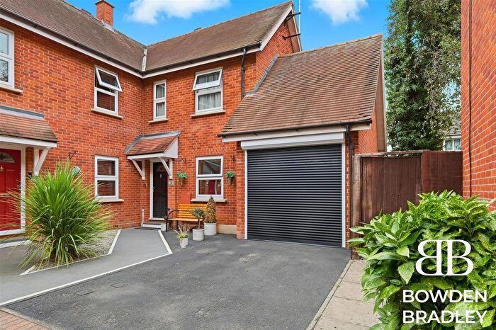 2 Bedroom Semi-detached House For Sale In Nevendon Mews, Basildon, SS13
