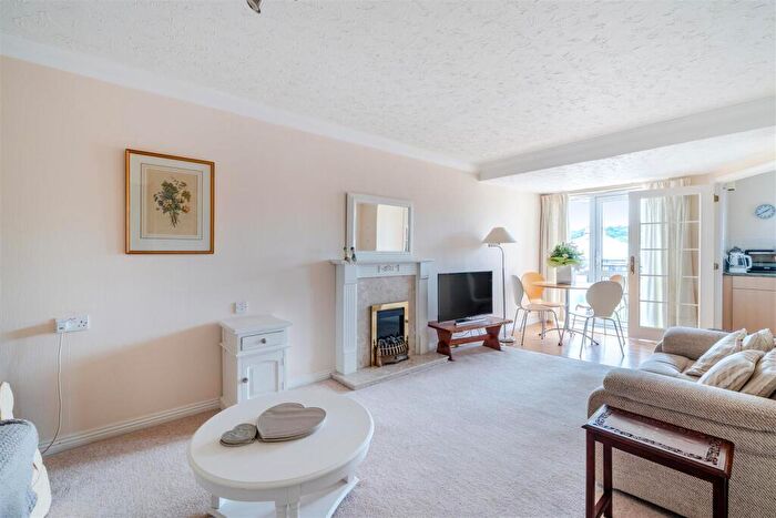 2 Bedroom Retirement Property For Sale In Jubilee Lodge, Seaton, EX12