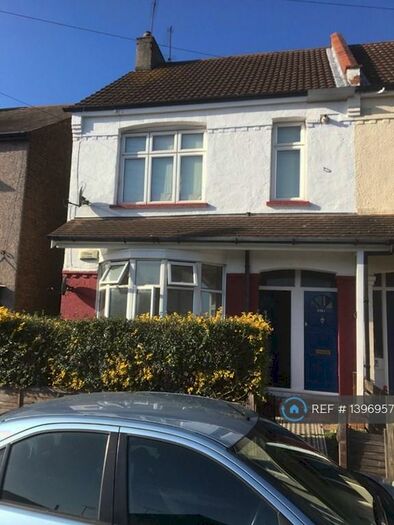 1 Bedroom Flat To Rent In Lymington Avenue, Leigh-On-Sea, SS9