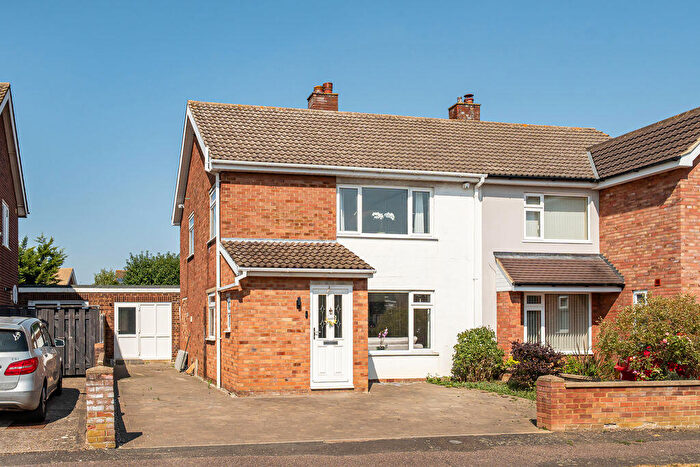 3 Bedroom Semi Detached House For Sale In Conway Crescent, Bedford, MK41