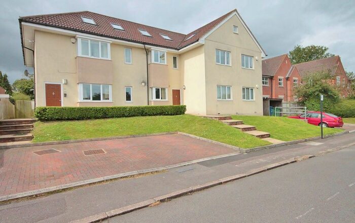 2 Bedroom Flat To Rent In North Way, Headington, Oxford, OX3