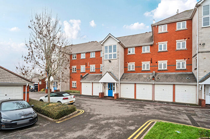 1 Bedroom Apartment For Sale In Horseshoe Bridge, Southampton, Hampshire, SO17