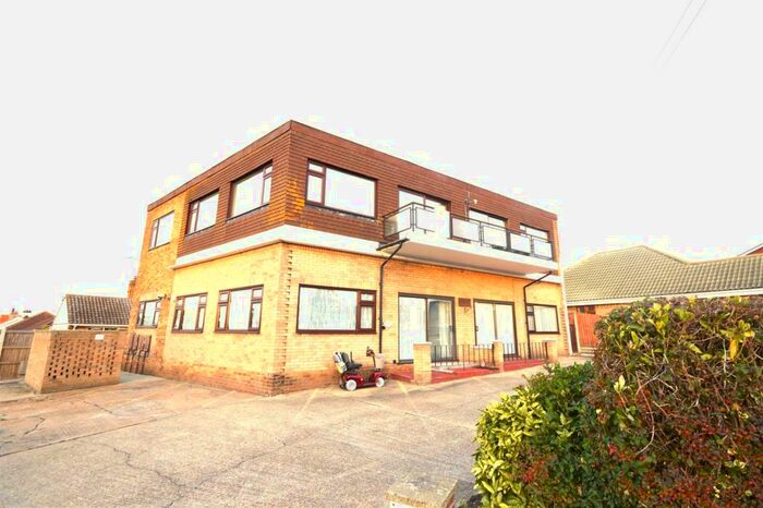 2 Bedroom Flat To Rent In Sladburys Court, Holland Road, Clacton-on-Sea, CO15
